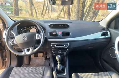 Хэтчбек Renault Megane 2010 в 