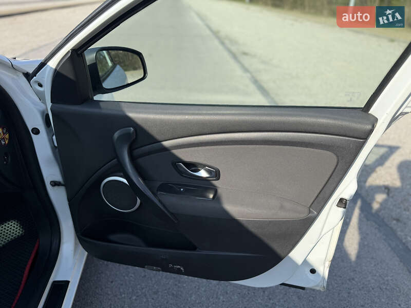 Універсал Renault Megane 2011 в Дніпрі фото 16 Універсал Renault Megane 2011 в Дніпрі