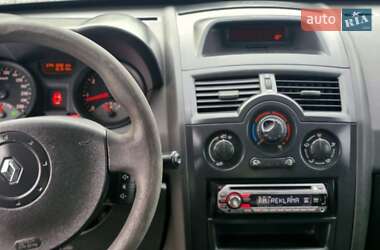 Седан Renault Megane 2004 в 