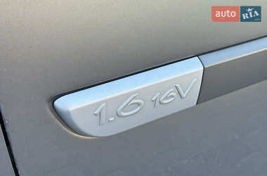 Седан Renault Megane 2005 в 