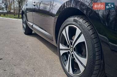 Хэтчбек Renault Megane 2011 в 