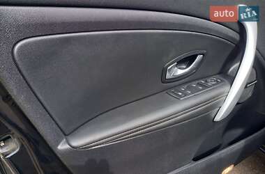 Хэтчбек Renault Megane 2011 в 