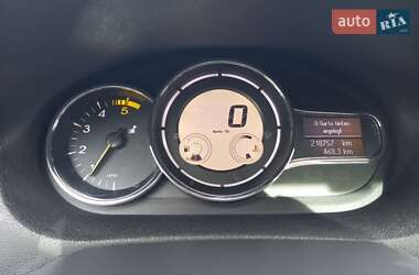 Хэтчбек Renault Megane 2011 в 