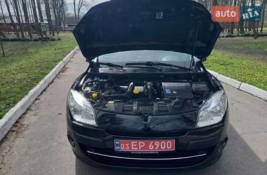 Хэтчбек Renault Megane 2011 в 