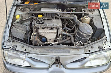 Седан Renault Megane 1999 в 