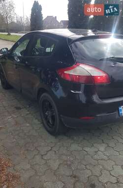 Хэтчбек Renault Megane 2011 в 