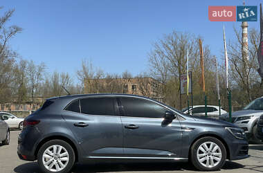 Хэтчбек Renault Megane 2021 в 