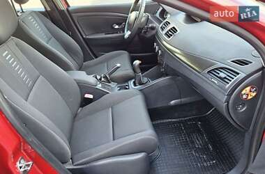 Хэтчбек Renault Megane 2010 в 