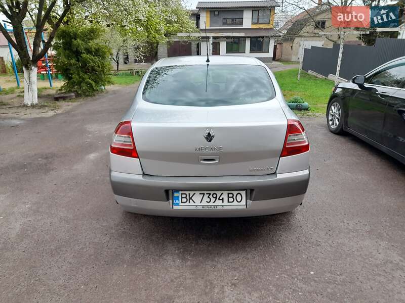 Седан Renault Megane 2006 в Остроге