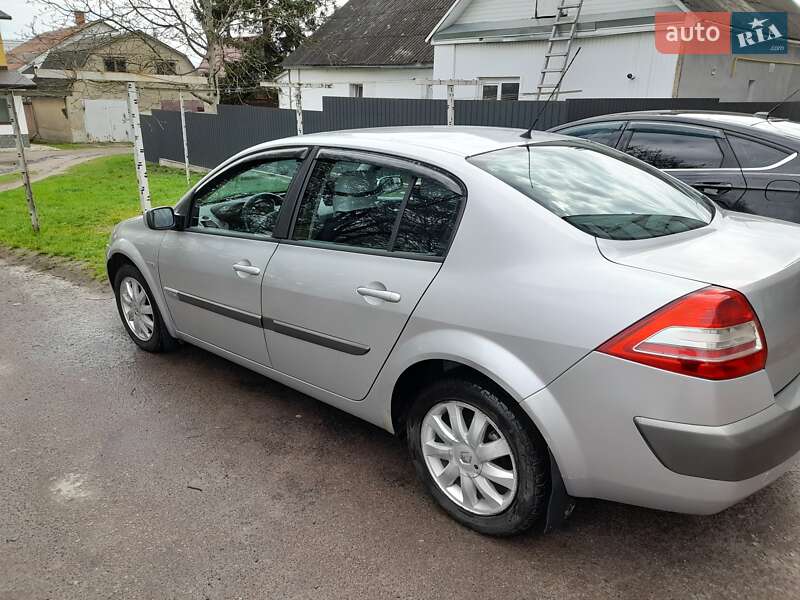 Седан Renault Megane 2006 в Остроге