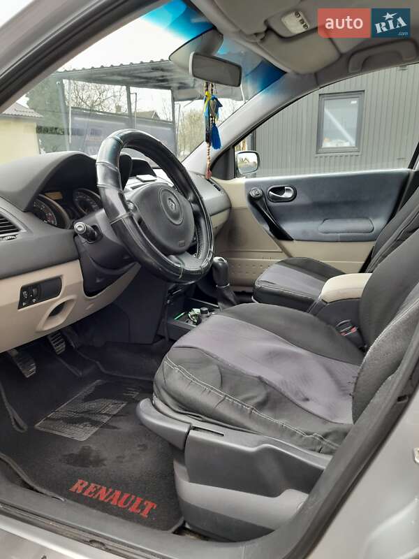 Седан Renault Megane 2006 в Остроге