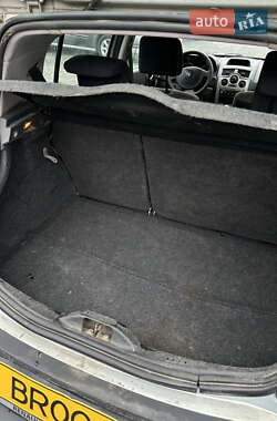 Хетчбек Renault Megane 2003 в 