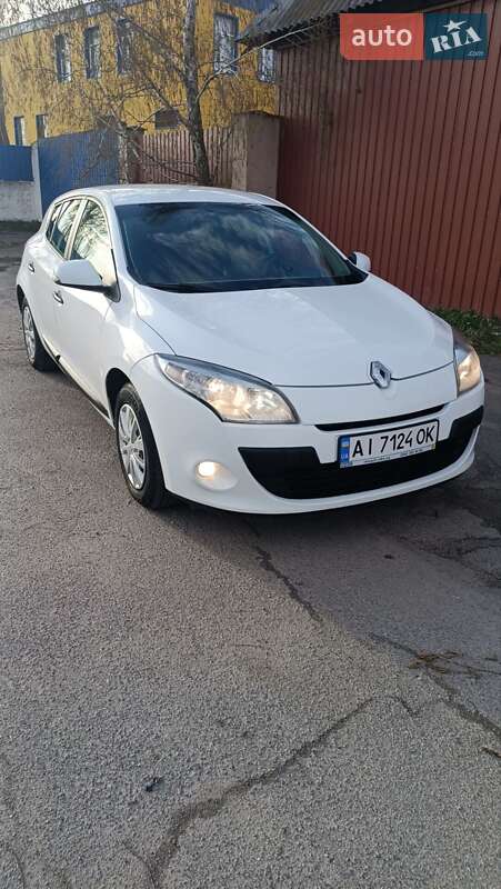 Хэтчбек Renault Megane 2011 в 