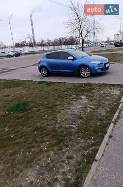 Хэтчбек Renault Megane 2011 в 