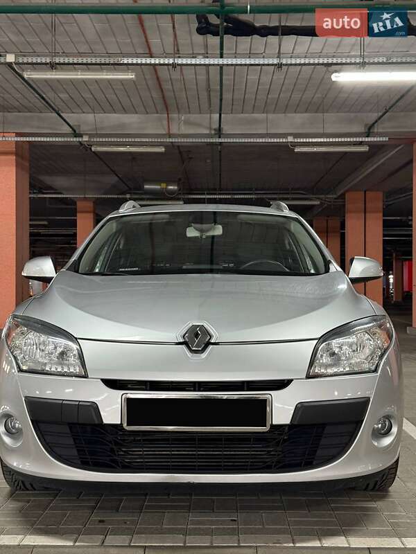 Универсал Renault Megane 2011 в Киеве фото 3 Универсал Renault Megane 2011 в Киеве