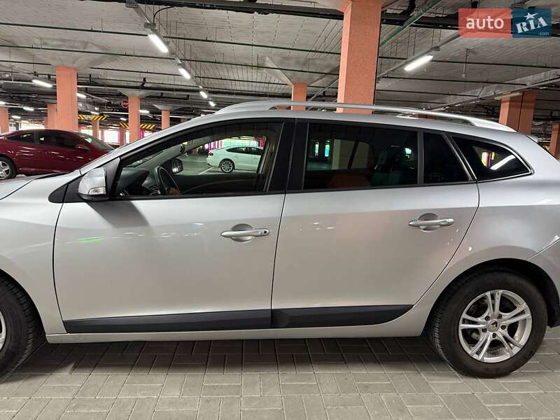 Универсал Renault Megane 2011 в Киеве фото 5 Универсал Renault Megane 2011 в Киеве