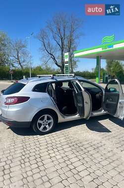 Хэтчбек Renault Megane 2010 в 