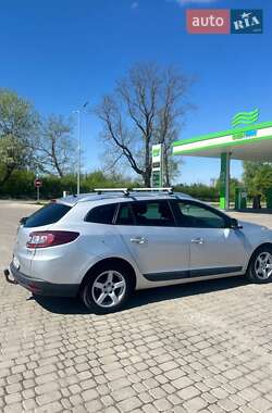 Хэтчбек Renault Megane 2010 в 