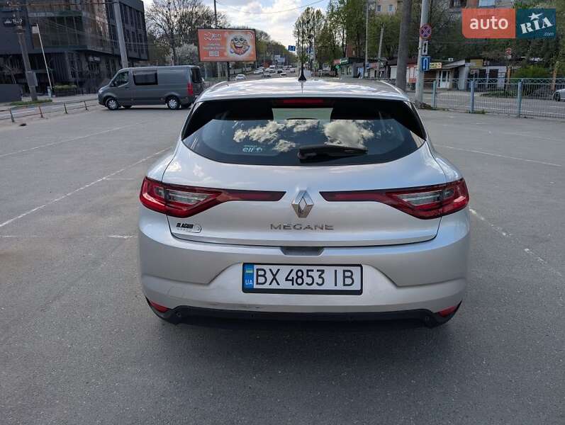 Хэтчбек Renault Megane 2017 в 
