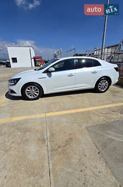 Седан Renault Megane 2016 в 