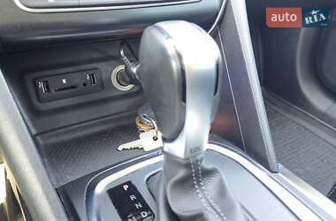 Седан Renault Megane 2016 в 