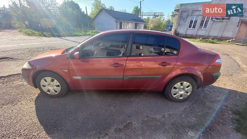 Седан Renault Megane 2006 в Долині