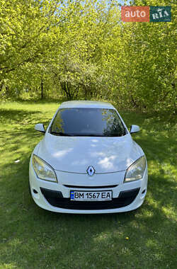 Хетчбек Renault Megane 2010 в 