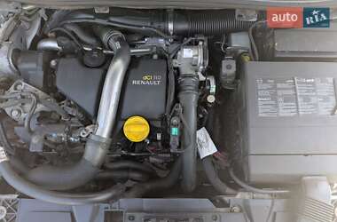 Хэтчбек Renault Megane 2011 в 