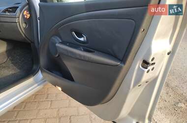 Хэтчбек Renault Megane 2009 в 
