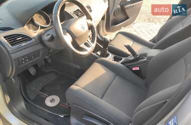 Хэтчбек Renault Megane 2009 в 