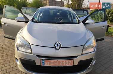 Хэтчбек Renault Megane 2009 в 