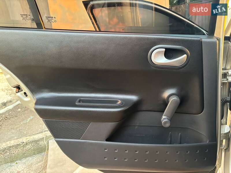 Седан Renault Megane 2008 в Днепре