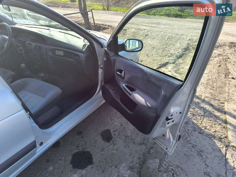 Седан Renault Megane 2003 в Межевой