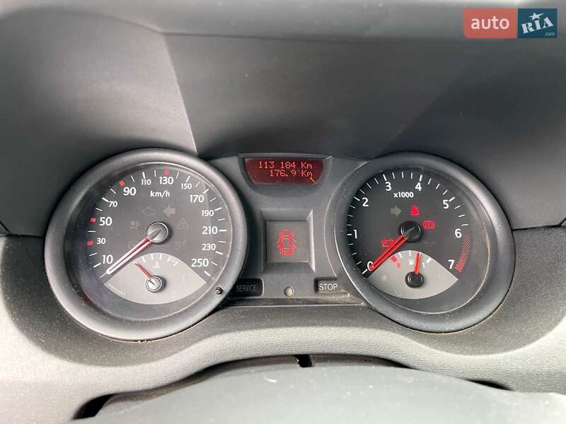 Седан Renault Megane 2004 в Киеве фото 7 Седан Renault Megane 2004 в Киеве