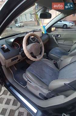 Хетчбек Renault Megane 2004 в 