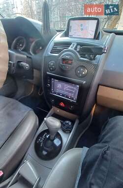 Хетчбек Renault Megane 2004 в 