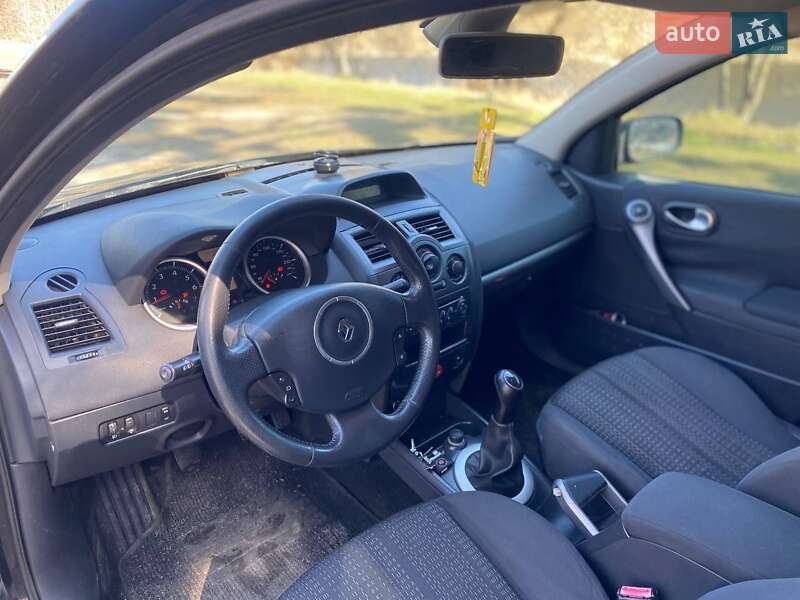 Хетчбек Renault Megane 2006 в 