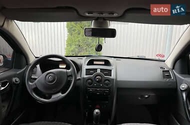 Хетчбек Renault Megane 2006 в 