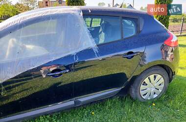 Хэтчбек Renault Megane 2012 в 