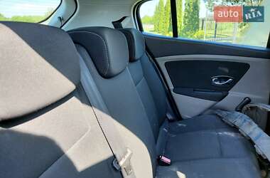 Хэтчбек Renault Megane 2012 в 