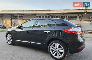 Хэтчбек Renault Megane 2010 в 