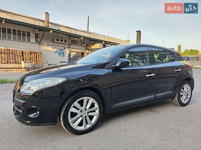 Хэтчбек Renault Megane 2010 в 