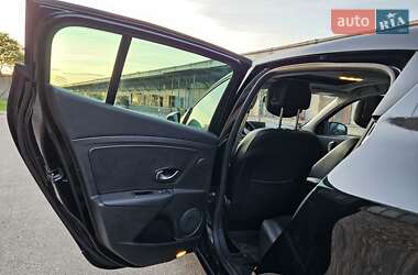 Хэтчбек Renault Megane 2010 в 