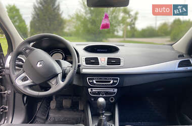 Хэтчбек Renault Megane 2011 в 