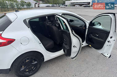 Хэтчбек Renault Megane 2010 в 