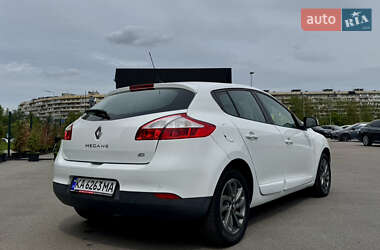 Хэтчбек Renault Megane 2012 в 