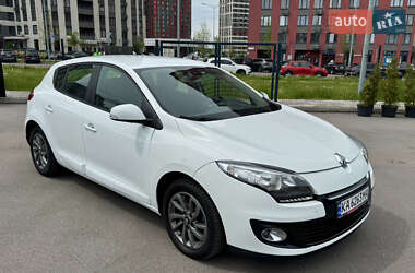 Хэтчбек Renault Megane 2012 в 