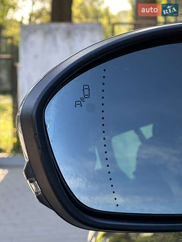 Універсал Renault Megane 2018 в Києві фото 20 Універсал Renault Megane 2018 в Києві