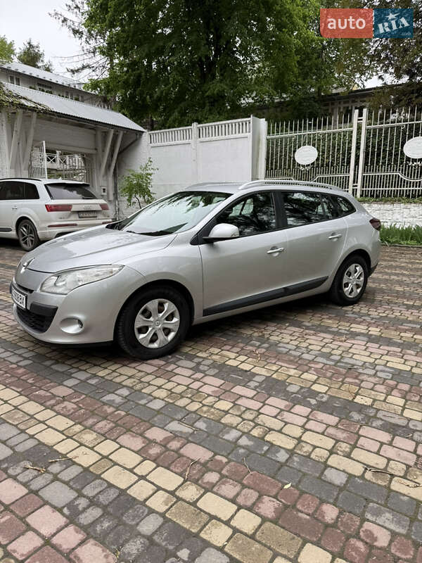 Универсал Renault Megane 2011 в 