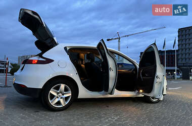 Хэтчбек Renault Megane 2015 в 